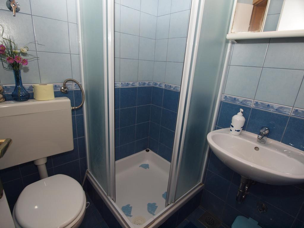 Apartments Karlo Makarska Oda fotoğraf