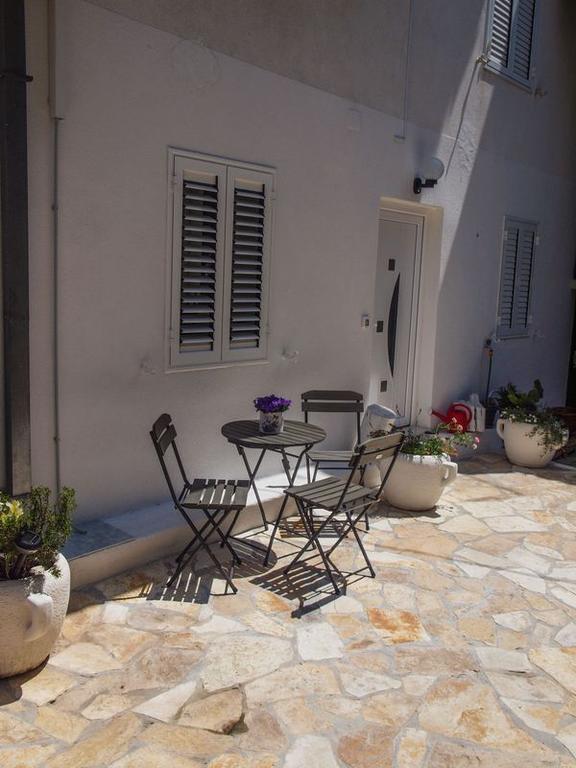 Apartments Karlo Makarska Oda fotoğraf